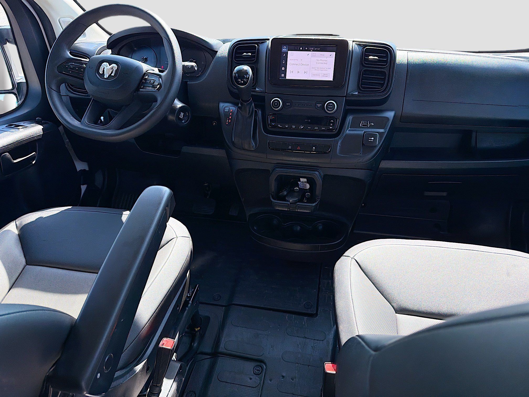 Used 2025 RAM ProMaster 2500 w/ Convenience Group FWD image 11