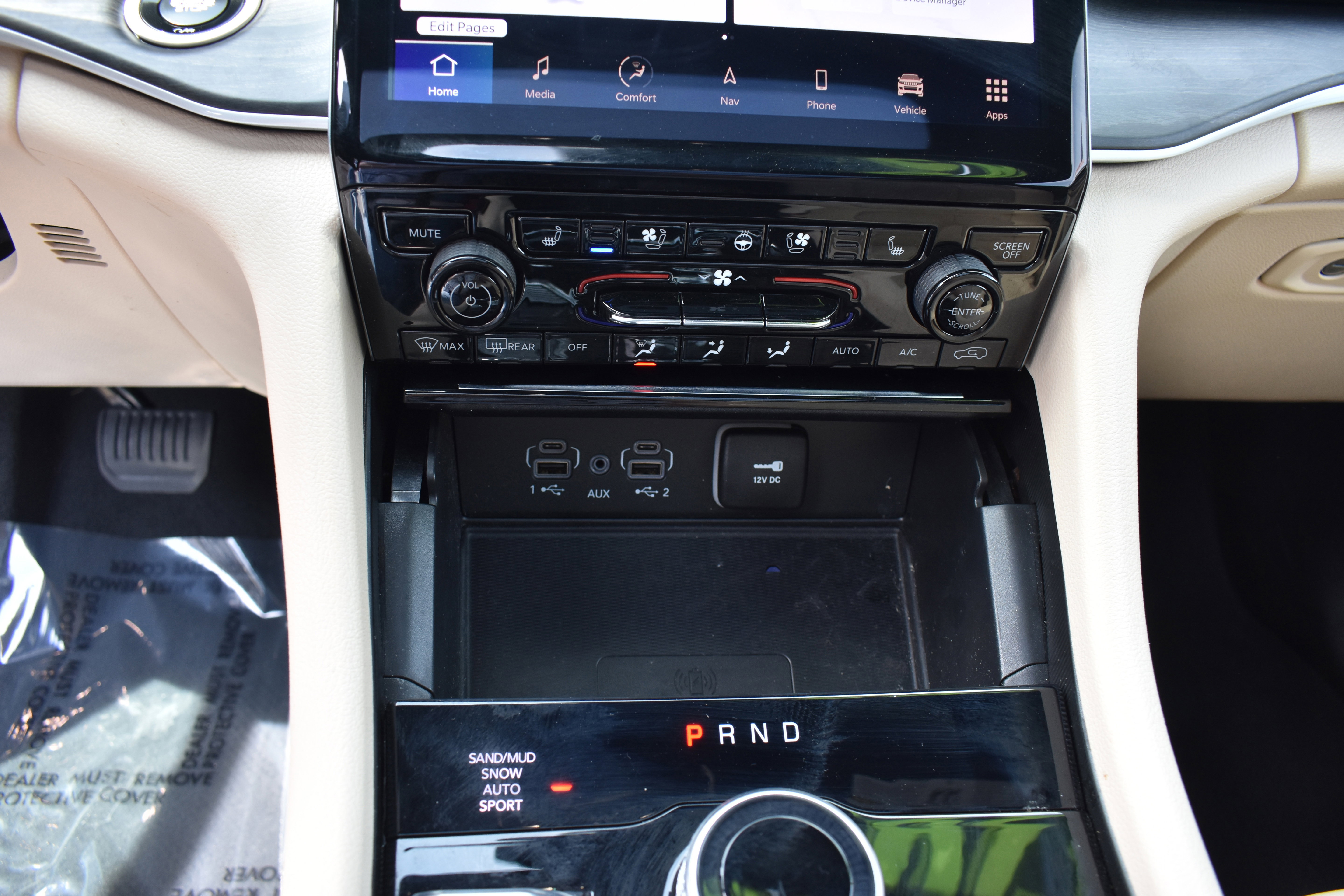 Used 2025 Jeep Grand Cherokee Limited w/ Luxury Tech Group II image 21