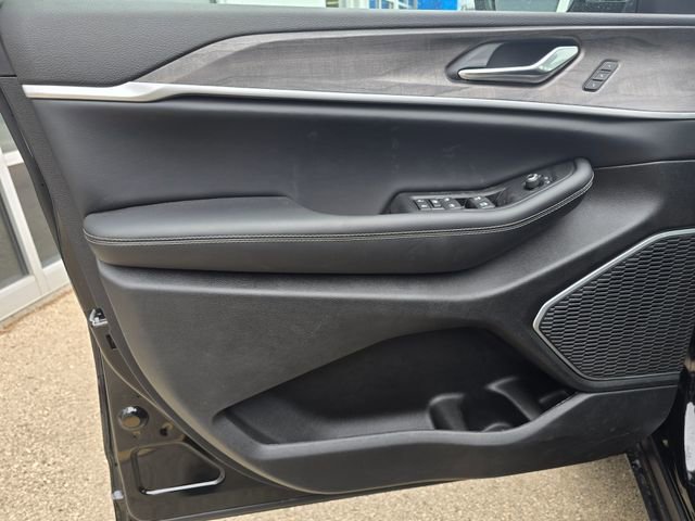 New 2026 Jeep Grand Cherokee Limited w/ Limited Altitude Package image 18