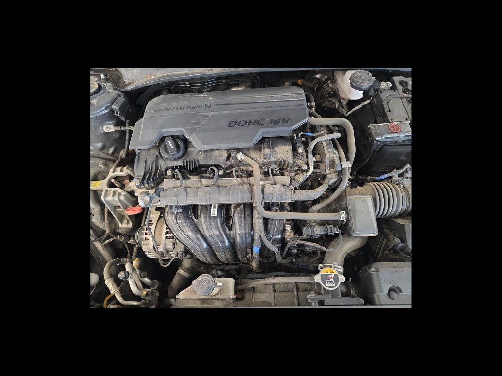Used 2022 Hyundai Elantra SEL w/ Convenience Package FWD image 21