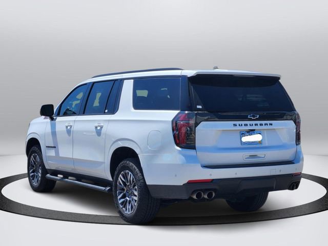 Used 2025 Chevrolet Suburban Z71 AWD/4WD image 3