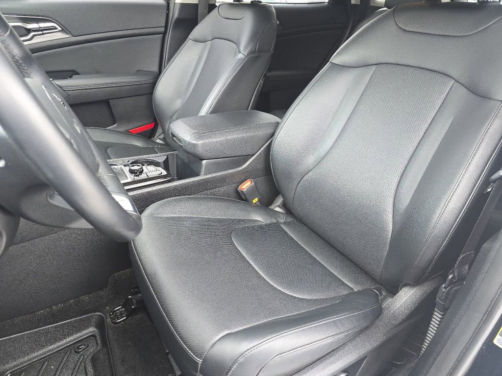 Used 2023 Kia Sportage EX image 20