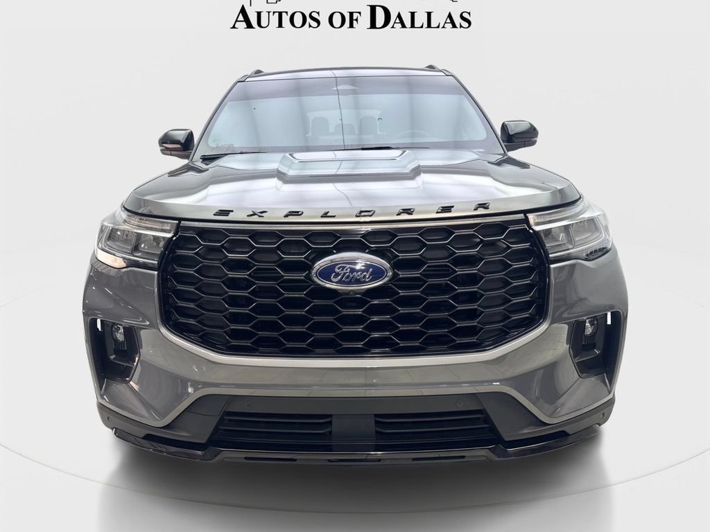 Used 2025 Ford Explorer ST-Line w/ Premium Package RWD image 3