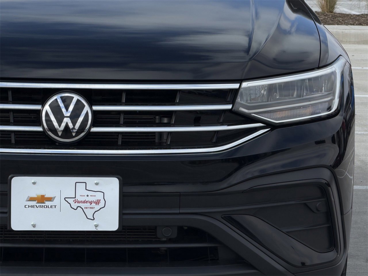 Used 2023 Volkswagen Tiguan SE image 8