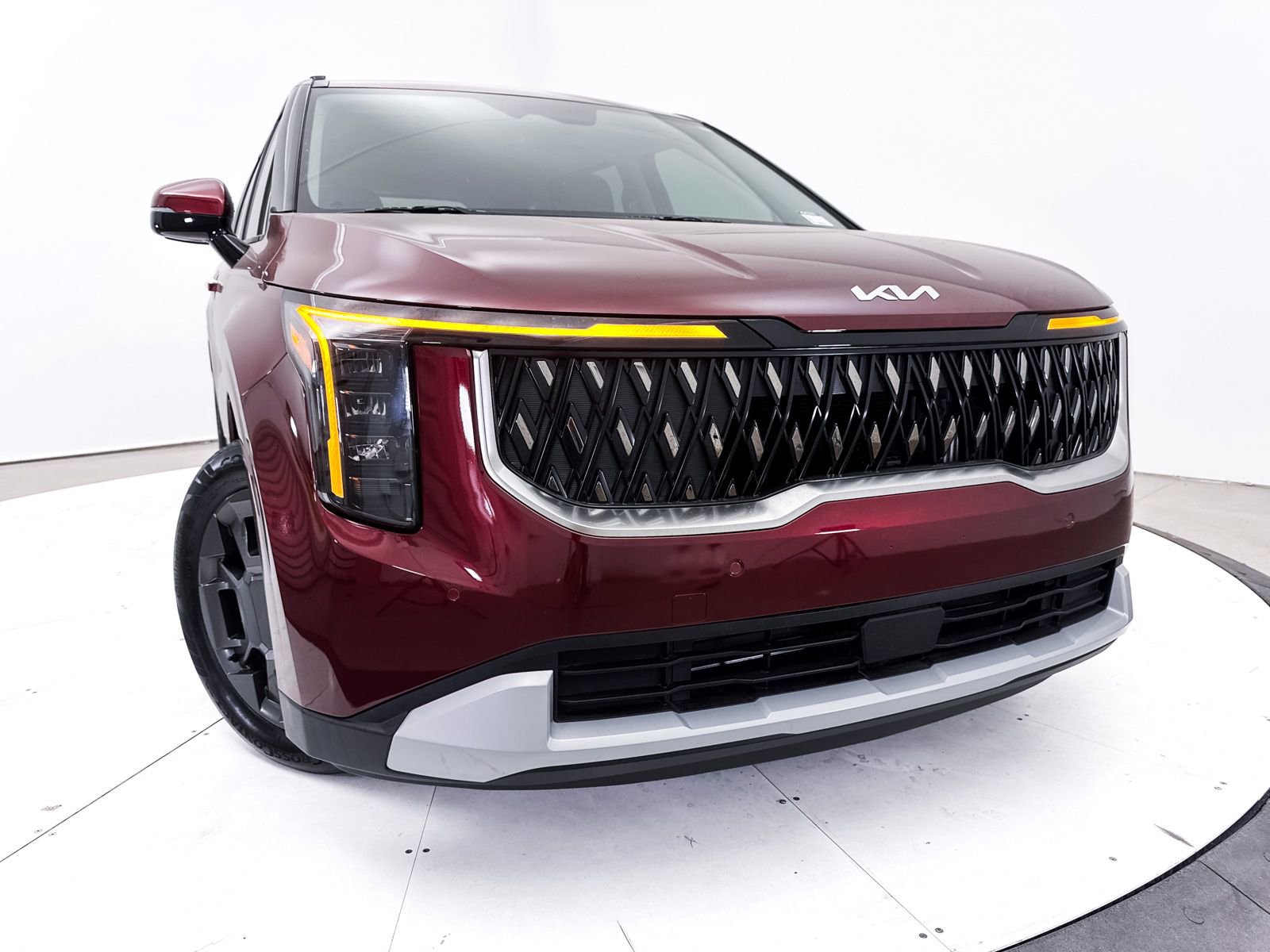 Certified 2025 Kia Carnival EX image 10