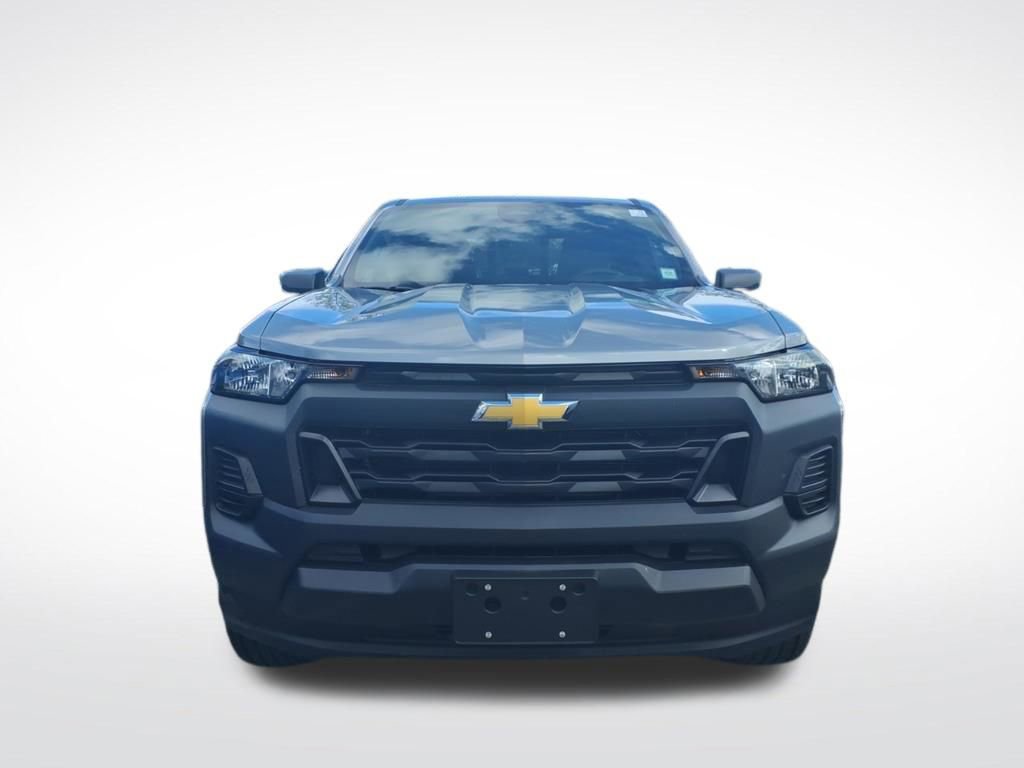 Used 2025 Chevrolet Colorado W/T image 2