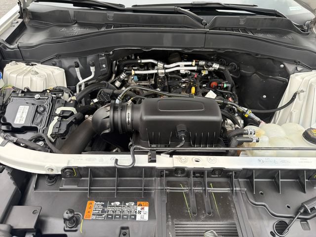 Used 2021 Ford Explorer XLT w/ Equipment Group 202A AWD/4WD image 23