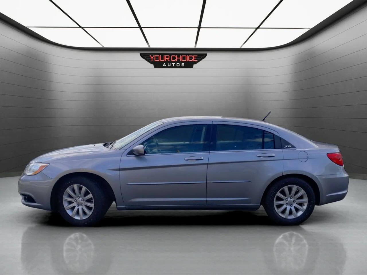 Used 2014 Chrysler 200 Touring FWD image 2