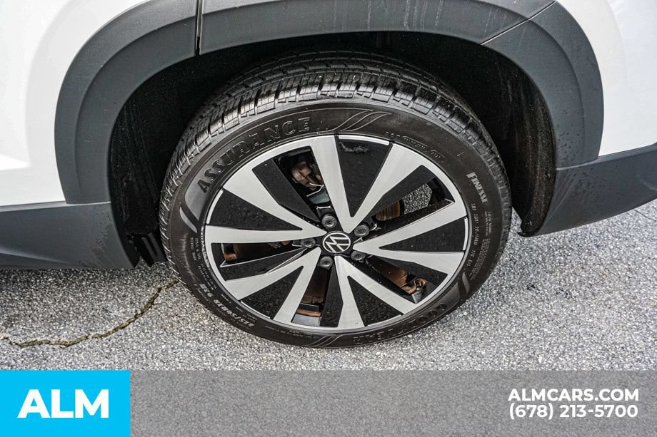 Used 2024 Volkswagen Taos SE FWD image 16