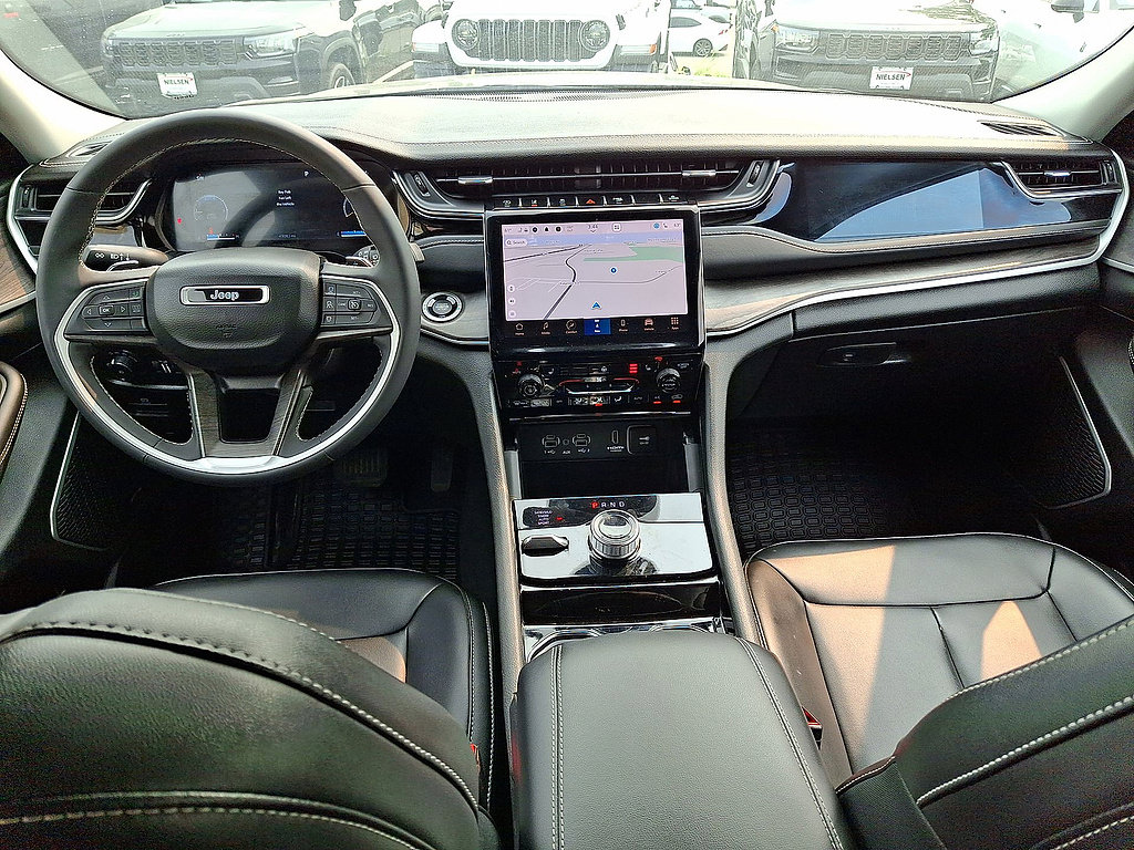 Certified 2023 Jeep Grand Cherokee L Limited w/ Black Appearance Package AWD/4WD image 10
