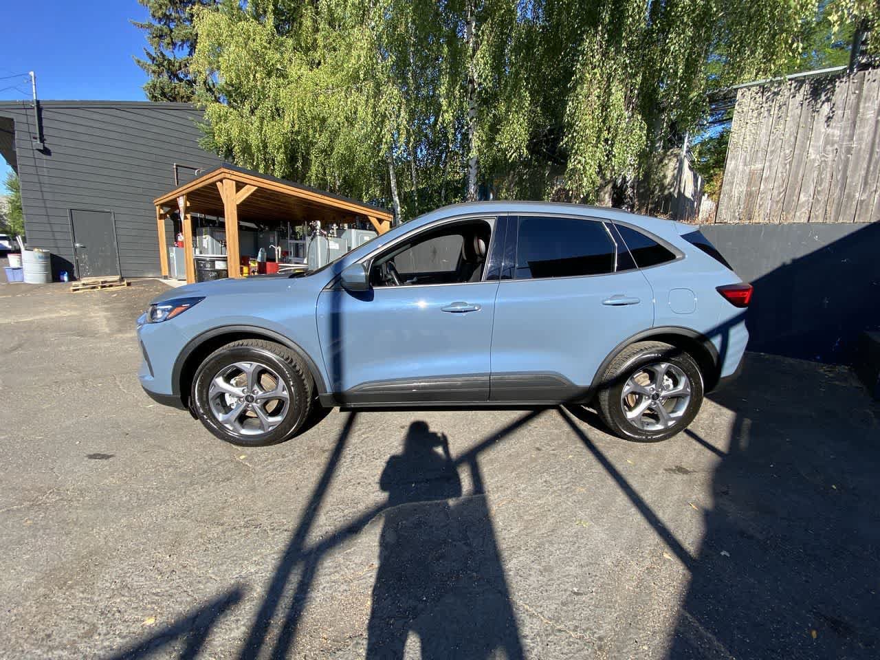 Used 2025 Ford Escape ST-Line Select AWD/4WD image 3