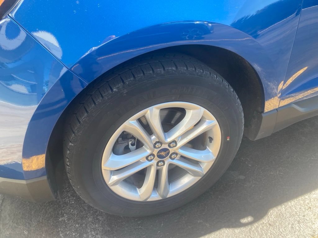 Used 2020 Ford Edge SEL w/ Convenience Package AWD/4WD image 4
