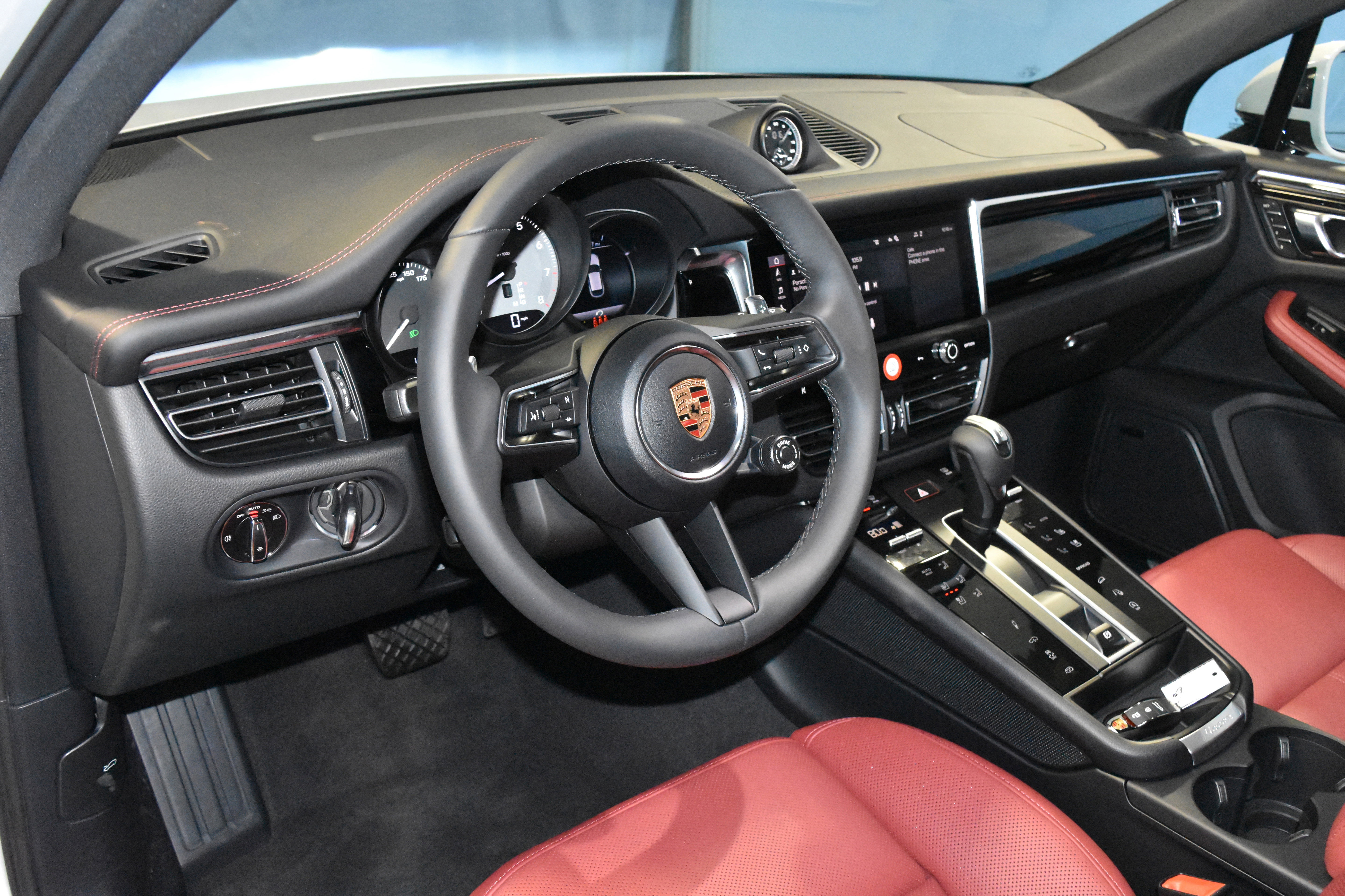 New 2026 Porsche Macan S image 4