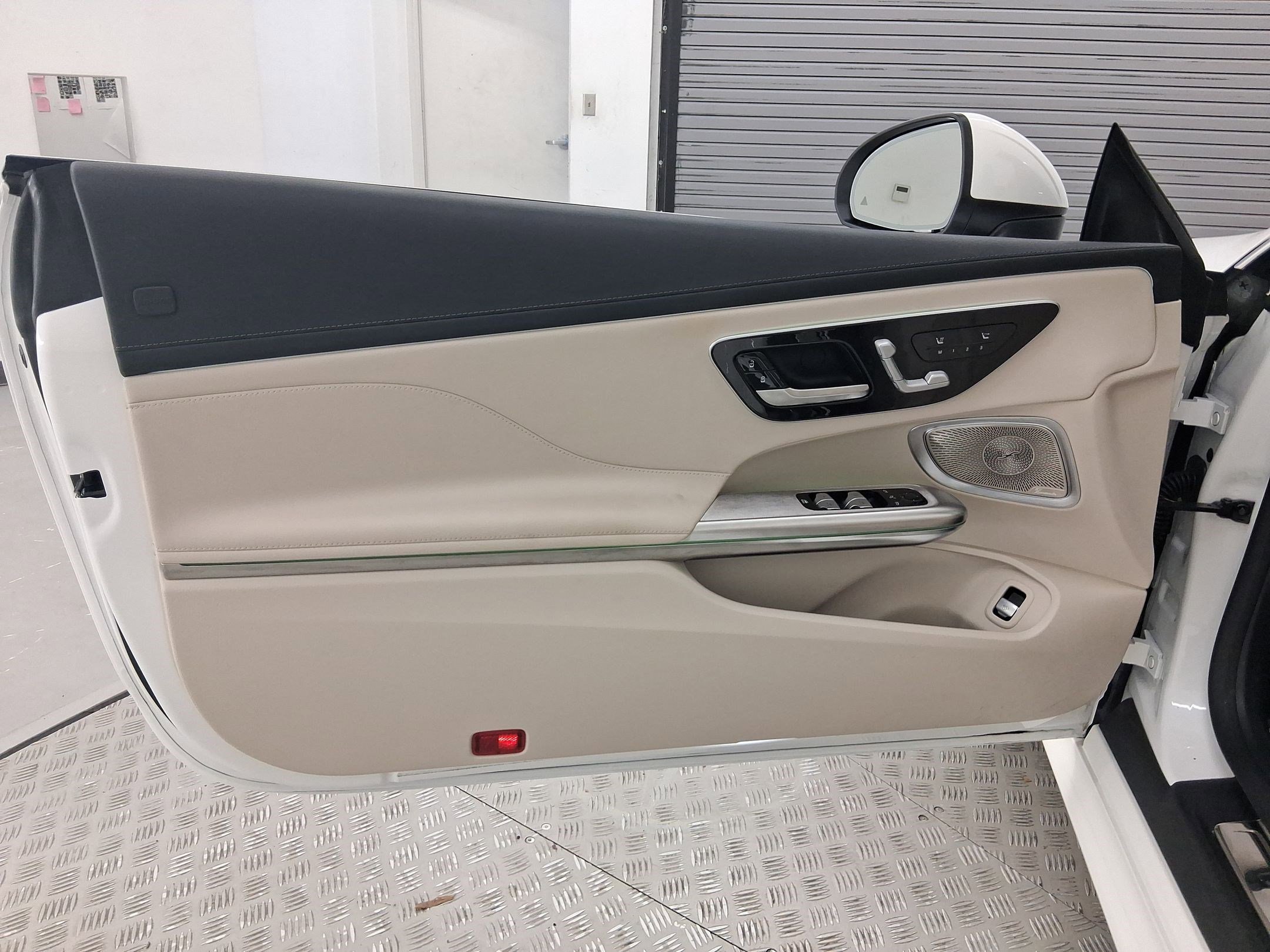 Used 2025 Mercedes-Benz CLE 300 4MATIC Cabriolet image 20