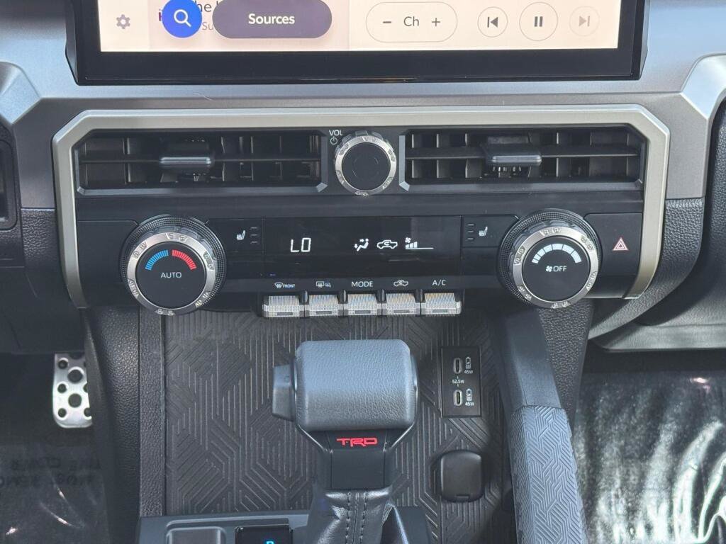 Certified 2025 Toyota Tacoma TRD Sport AWD/4WD image 12