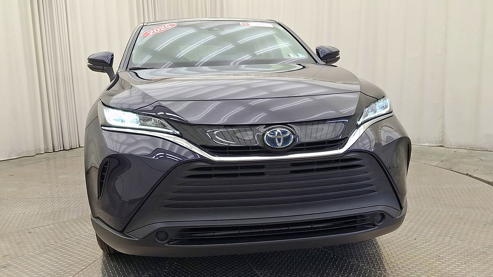 Certified 2022 Toyota Venza LE AWD/4WD image 6
