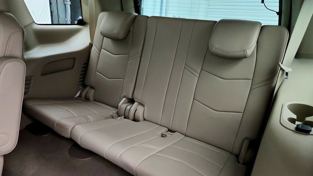 Used 2019 Cadillac Escalade Premium Luxury RWD image 23