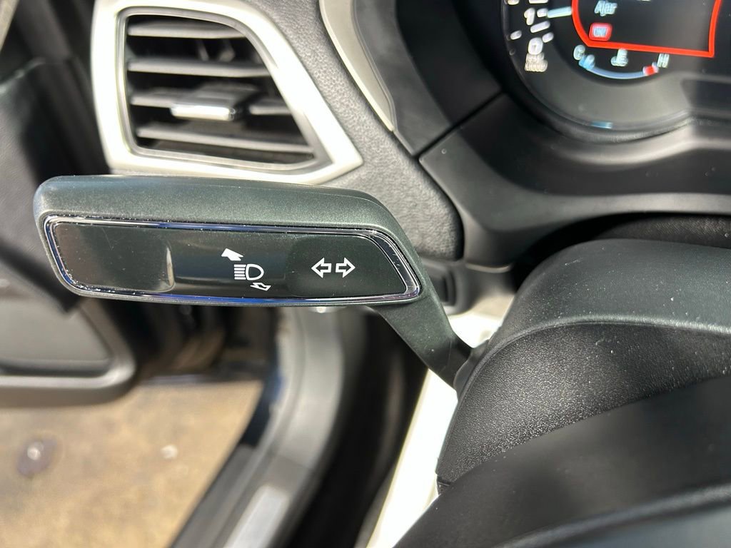 Used 2017 Lincoln MKZ Reserve image 23