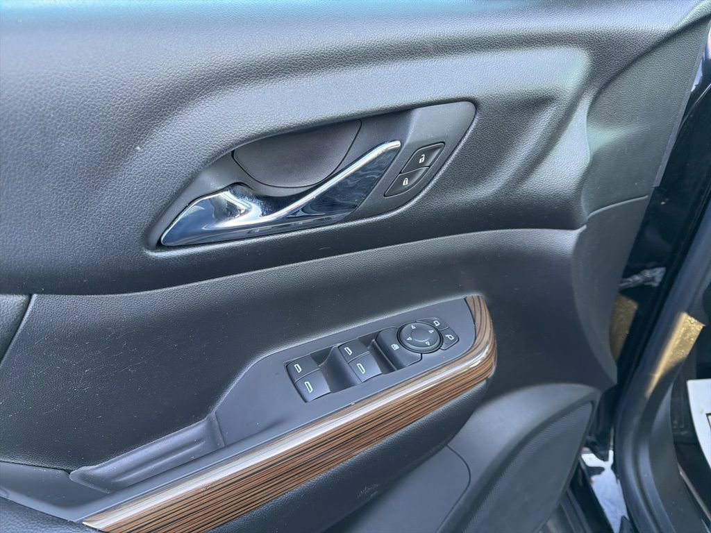 Used 2018 GMC Acadia SLE image 27