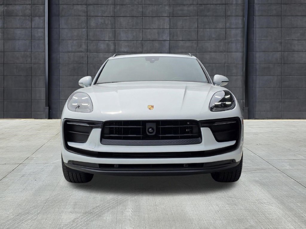New 2026 Porsche Macan AWD/4WD image 9