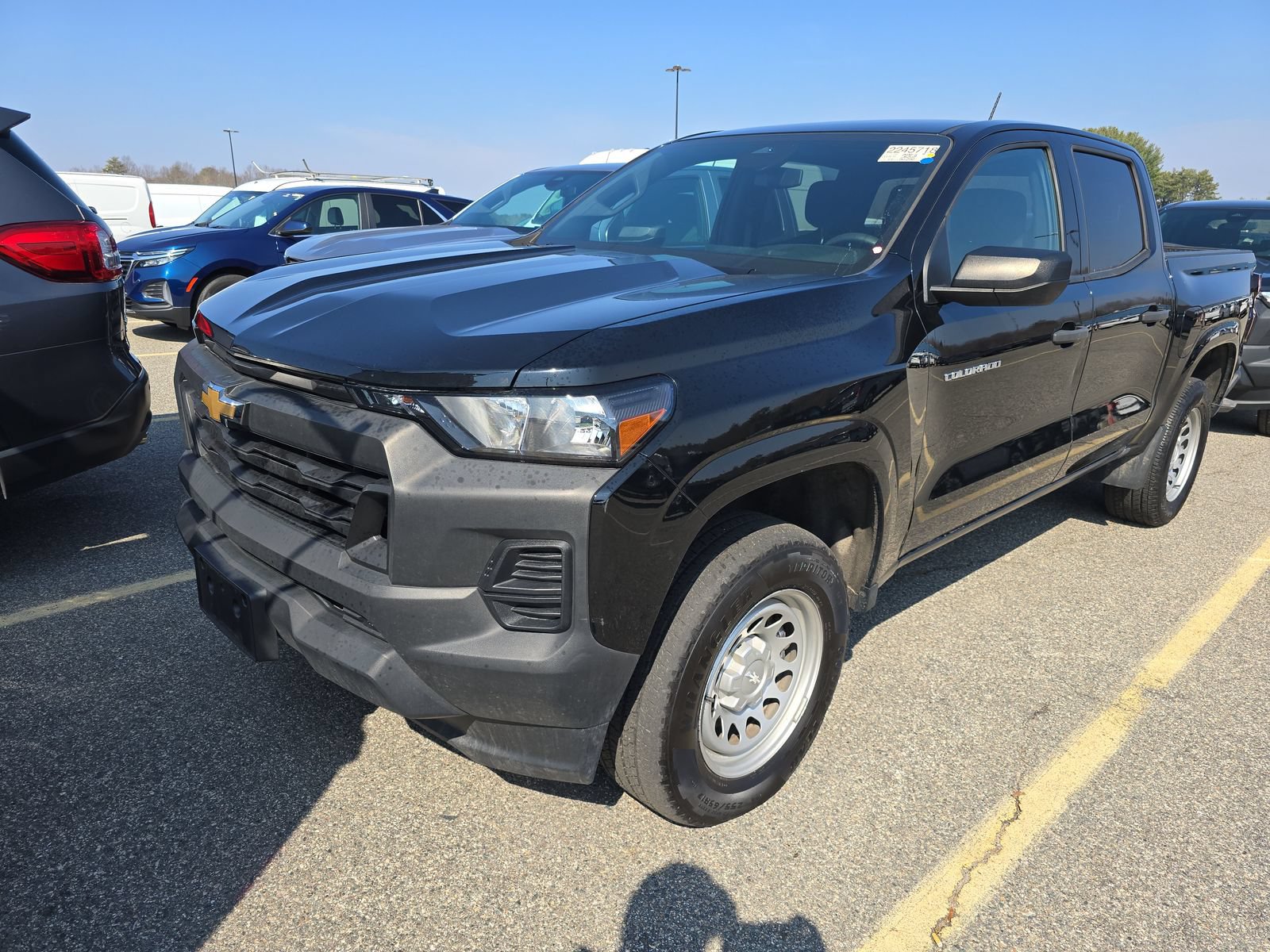 Used 2023 Chevrolet Colorado W/T RWD image 2