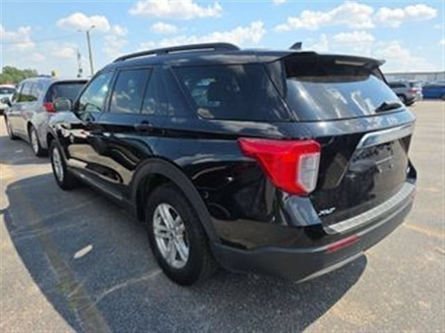 Used 2023 Ford Explorer XLT w/ Equipment Group 202A AWD/4WD image 2