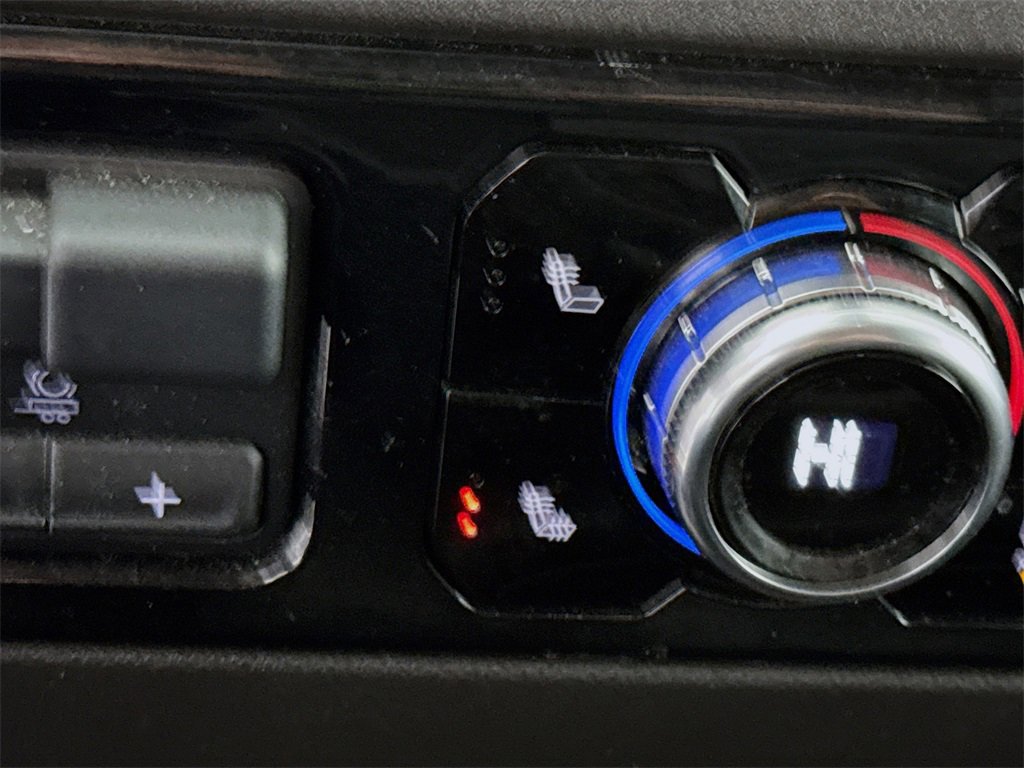 Used 2025 GMC Sierra 1500 SLT image 11