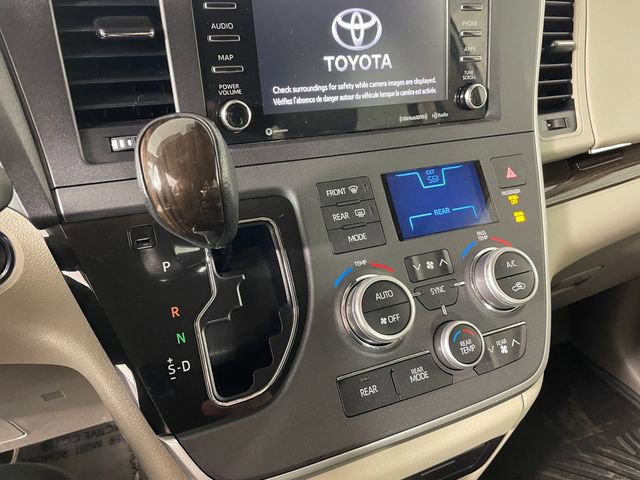 Used 2020 Toyota Sienna XLE w/ XLE Navigation Package FWD image 7