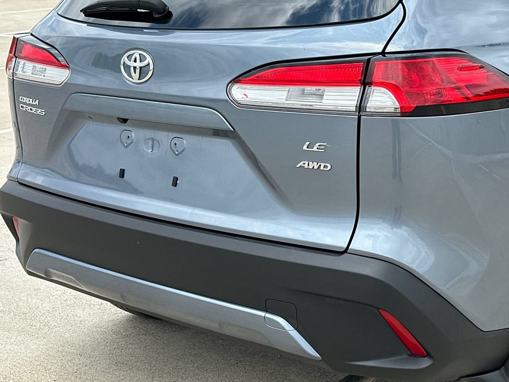 Used 2023 Toyota Corolla Cross LE AWD/4WD image 5