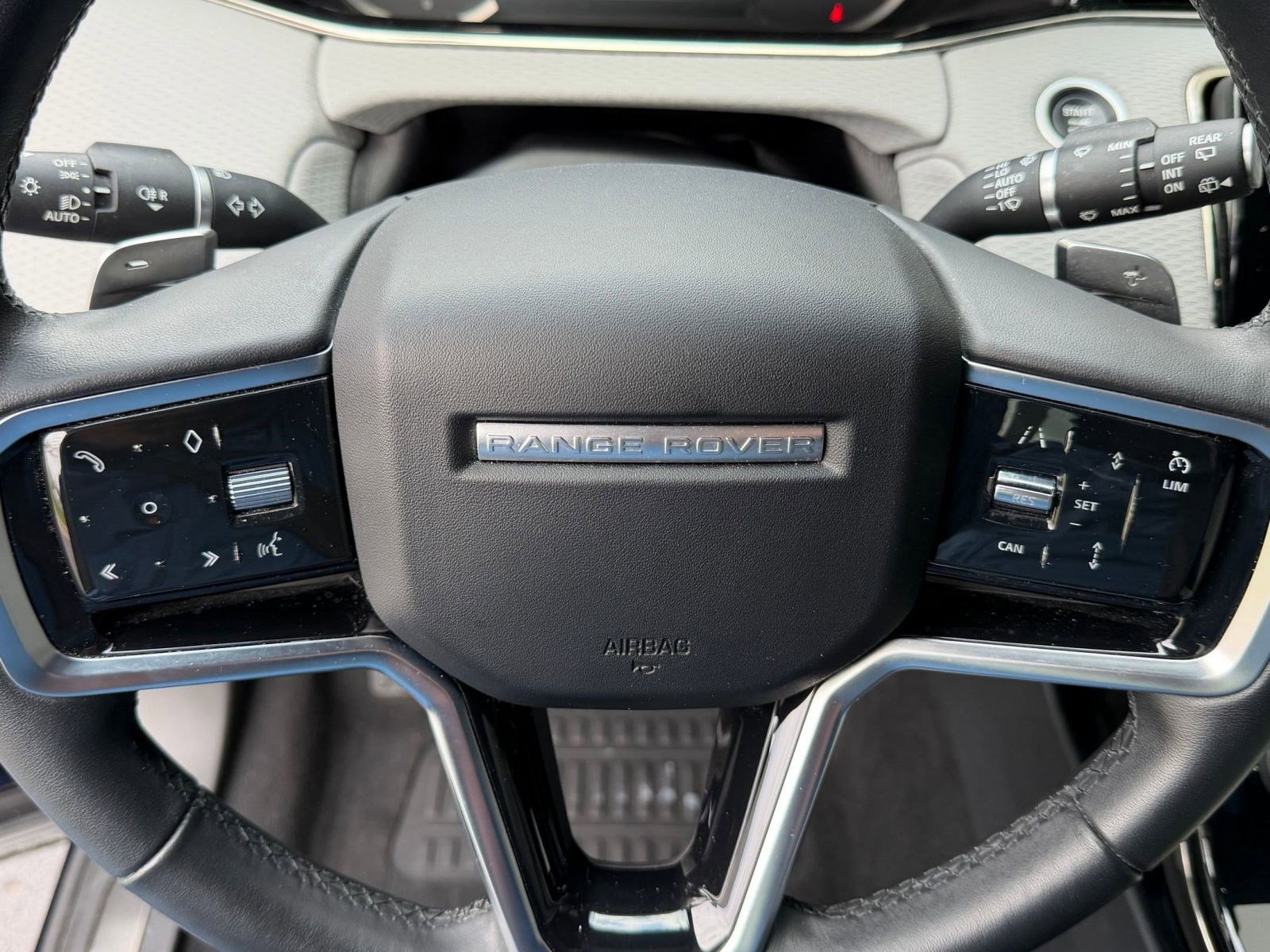 Used 2023 Land Rover Range Rover Evoque R-Dynamic S image 15