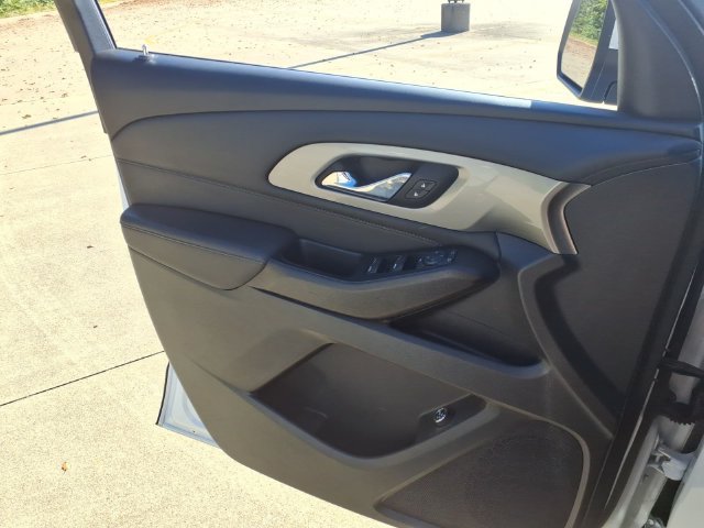 Used 2023 Chevrolet Traverse LT FWD image 20