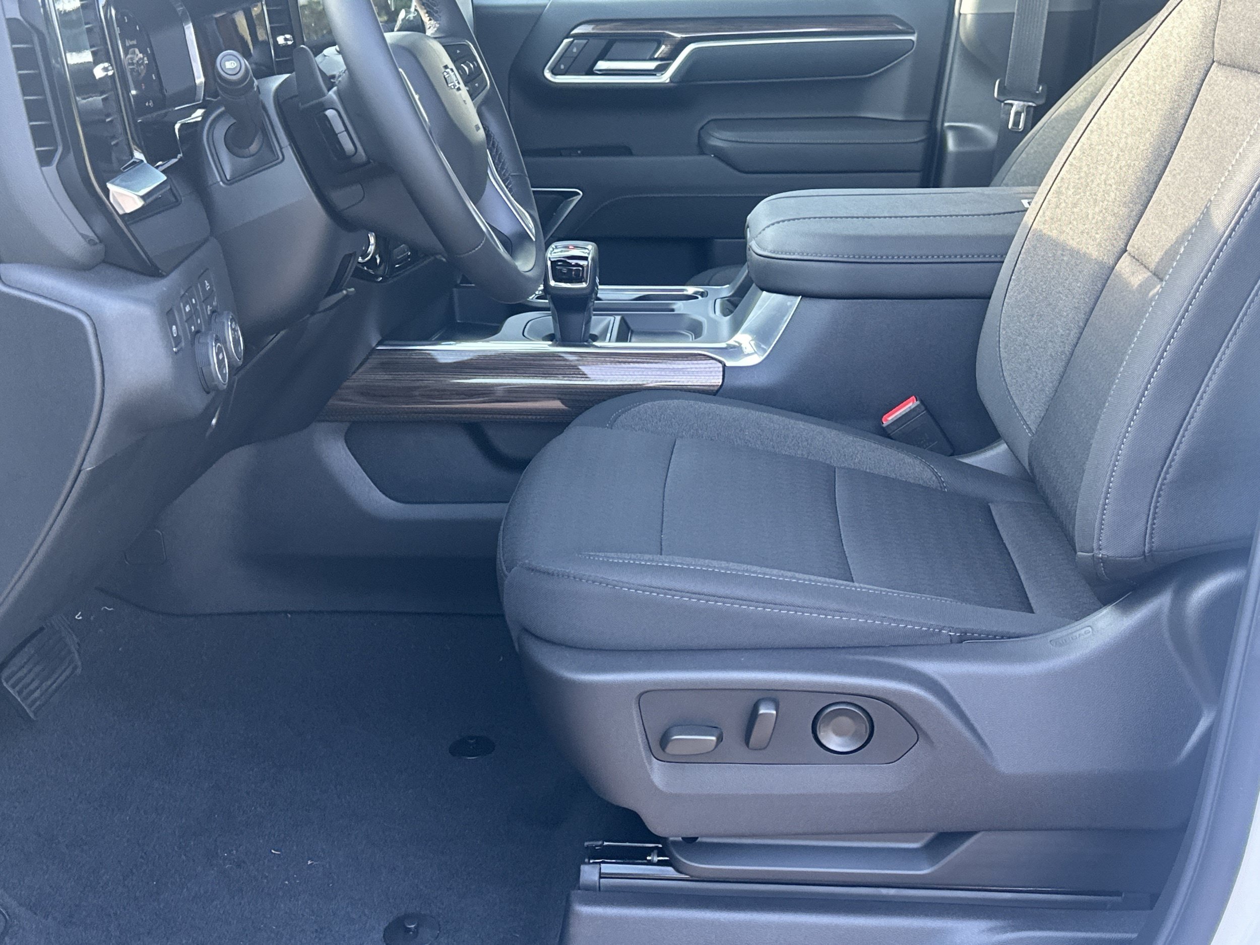New 2026 Chevrolet Silverado 1500 RST AWD/4WD image 9
