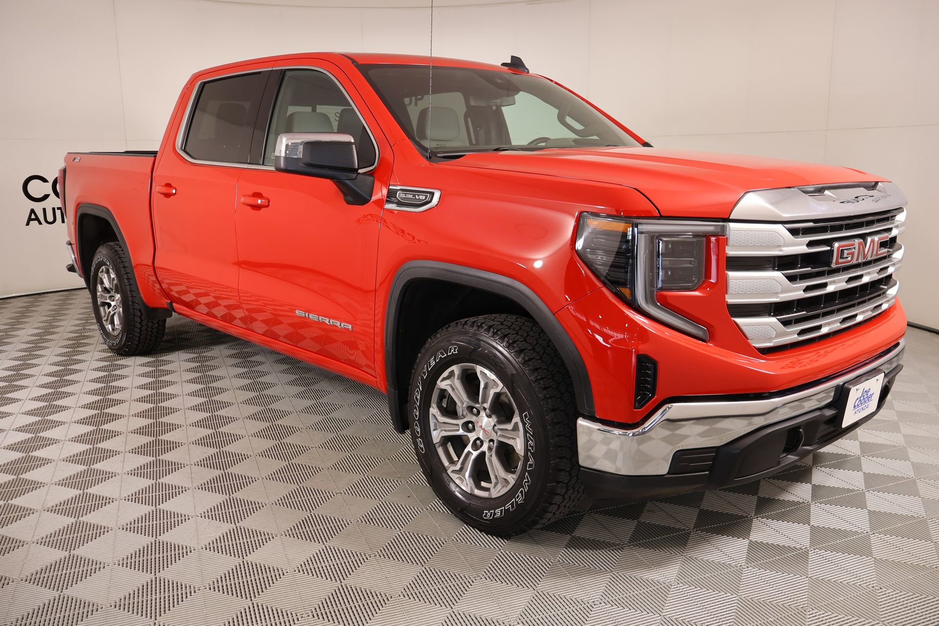Used 2024 GMC Sierra 1500 SLE w/ Preferred Package