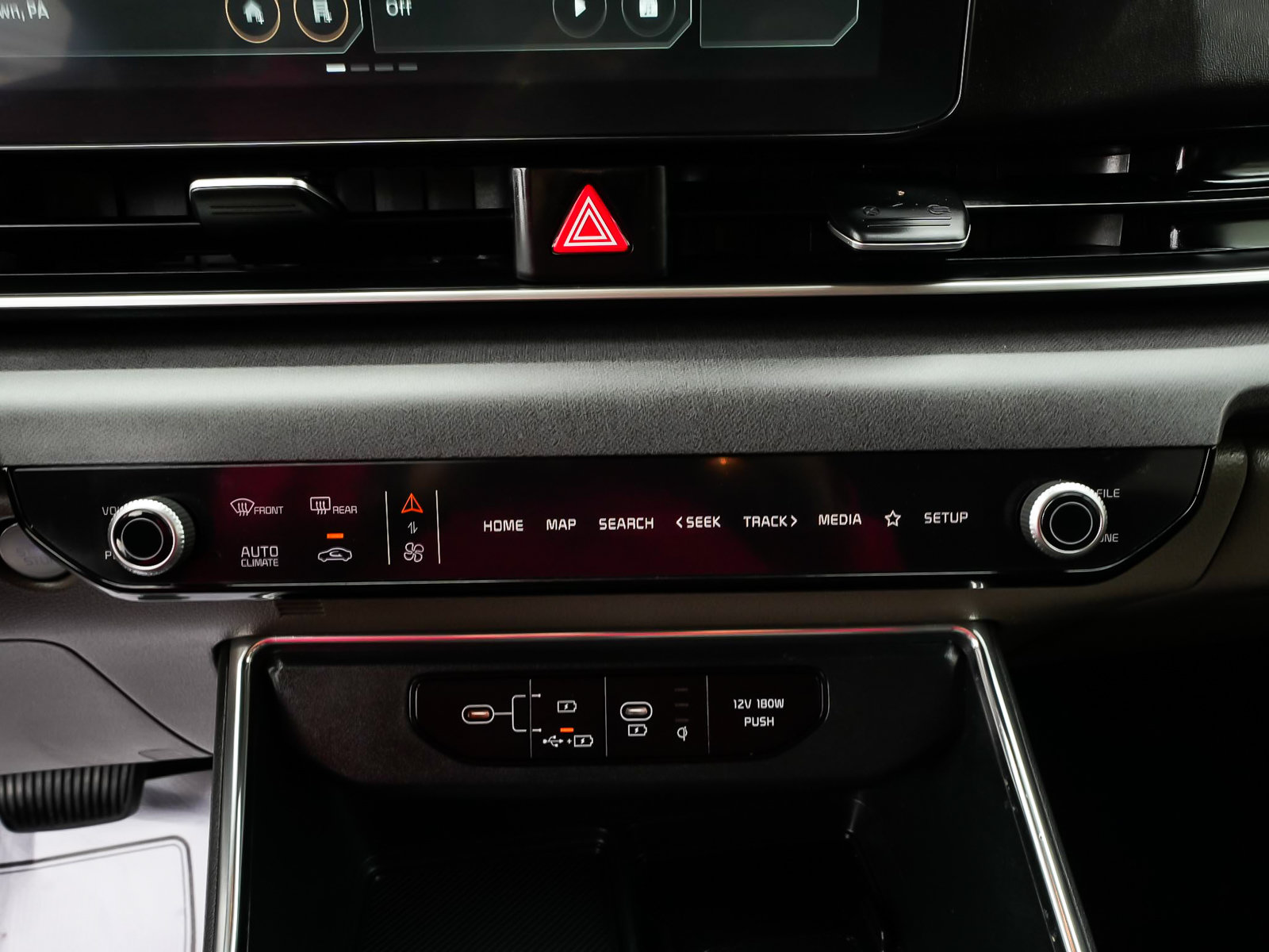Used 2025 Kia Carnival EX FWD image 24