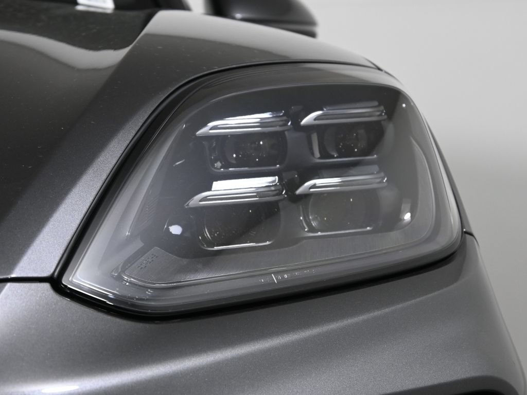Used 2026 Porsche Cayenne Coupe AWD/4WD image 11
