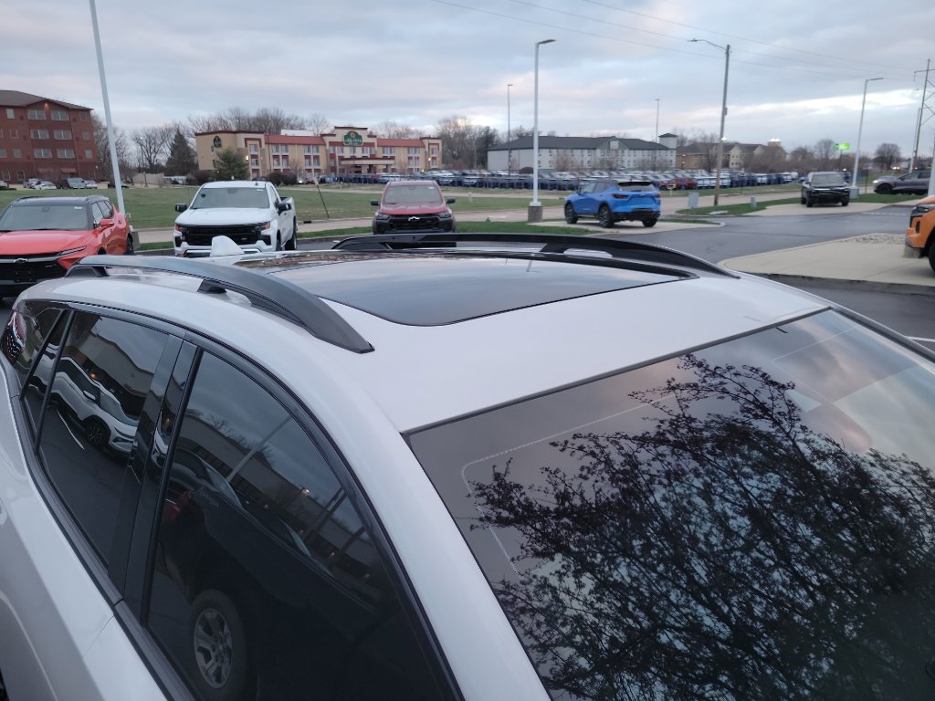 Used 2022 GMC Terrain AT4 w/ Infotainment Package II image 3