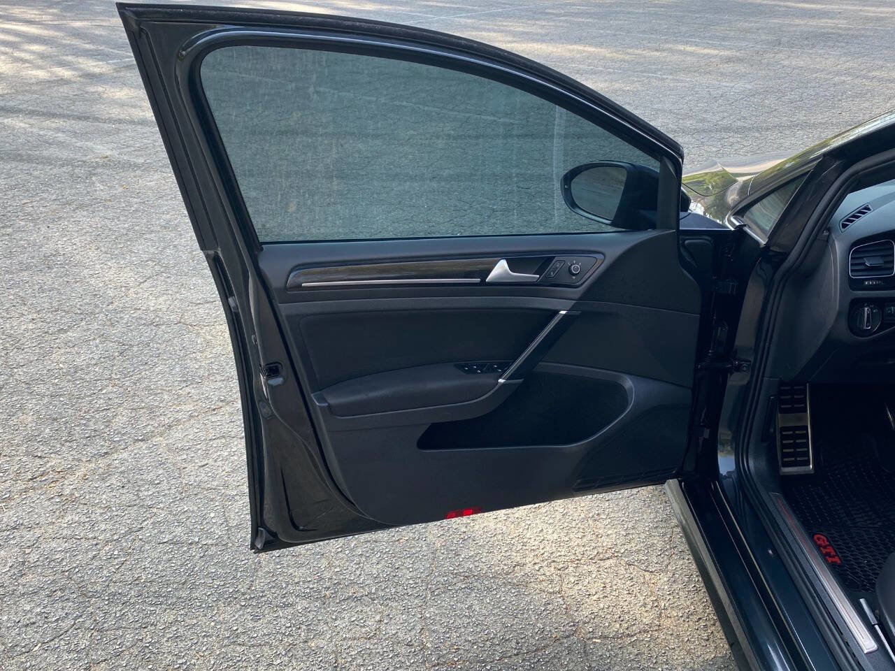 Used 2017 Volkswagen GTI Sport image 15