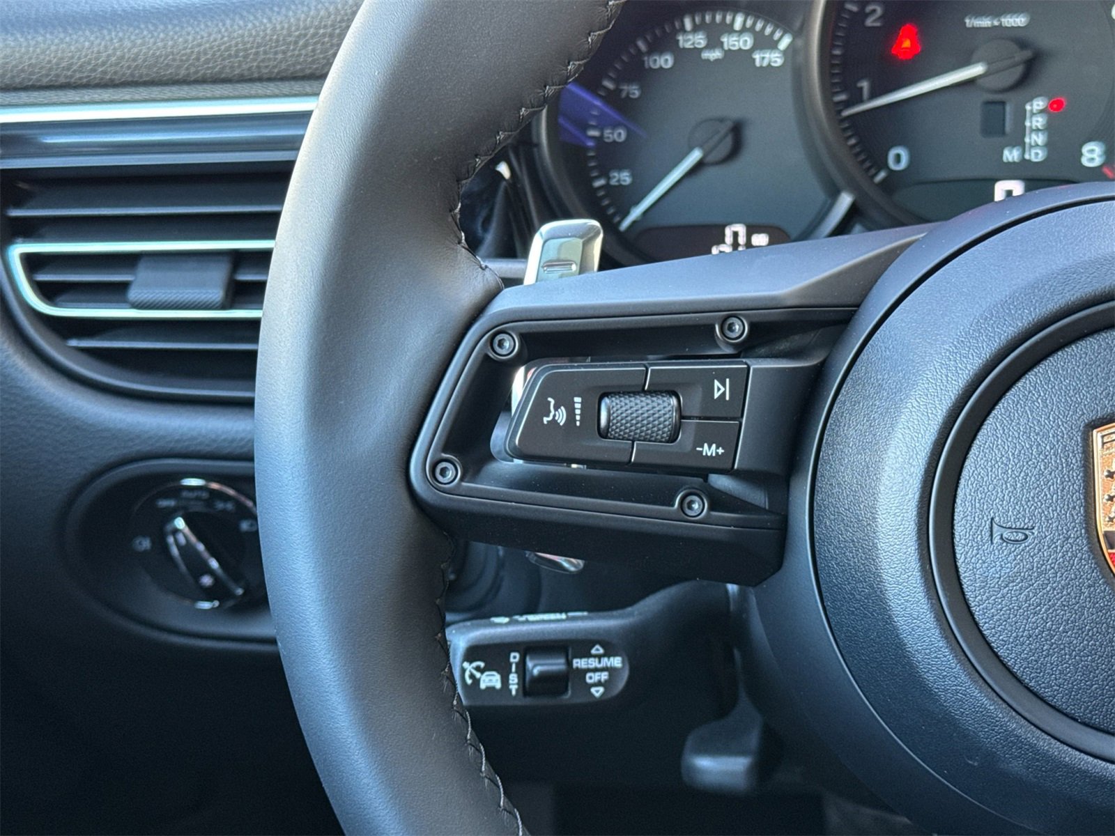 New 2026 Porsche Macan image 25