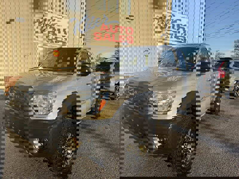 Used 2013 Toyota Tacoma 4x4 Access Cab V6 image 2