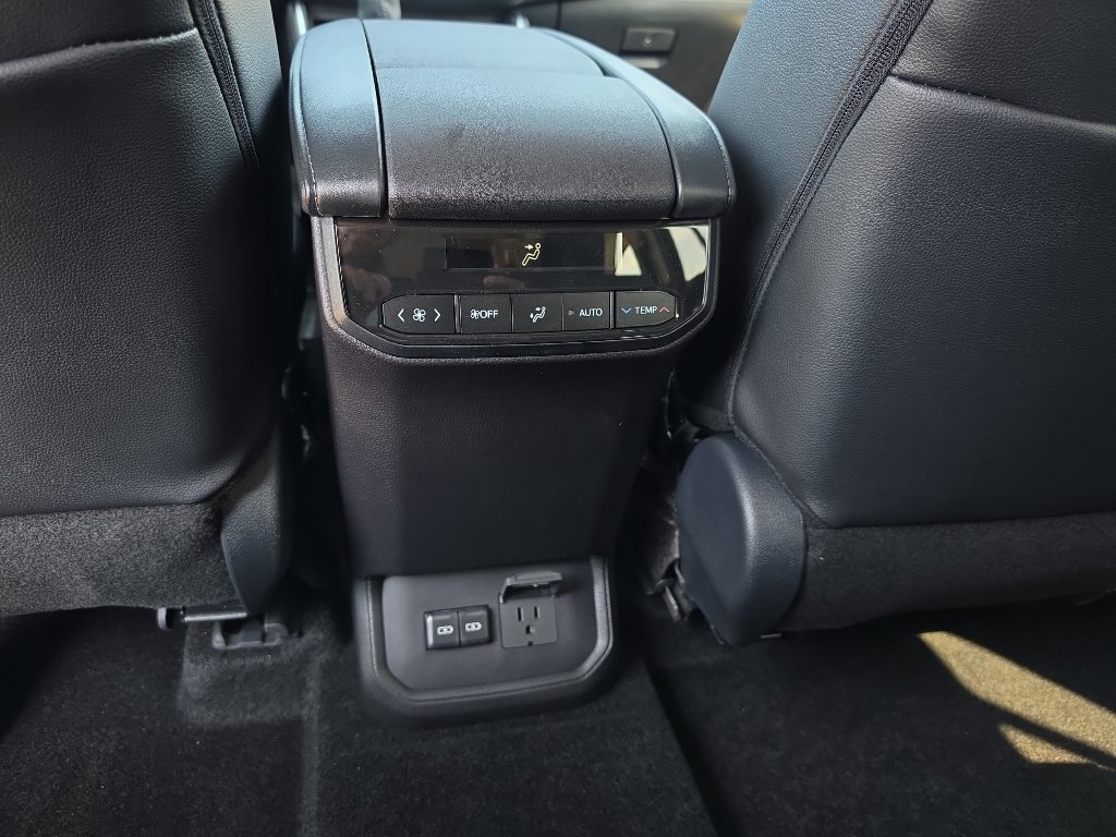 New 2026 Toyota Highlander Limited AWD/4WD image 21