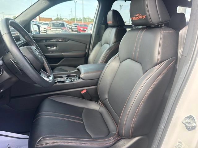 Used 2025 Honda Pilot TrailSport image 11