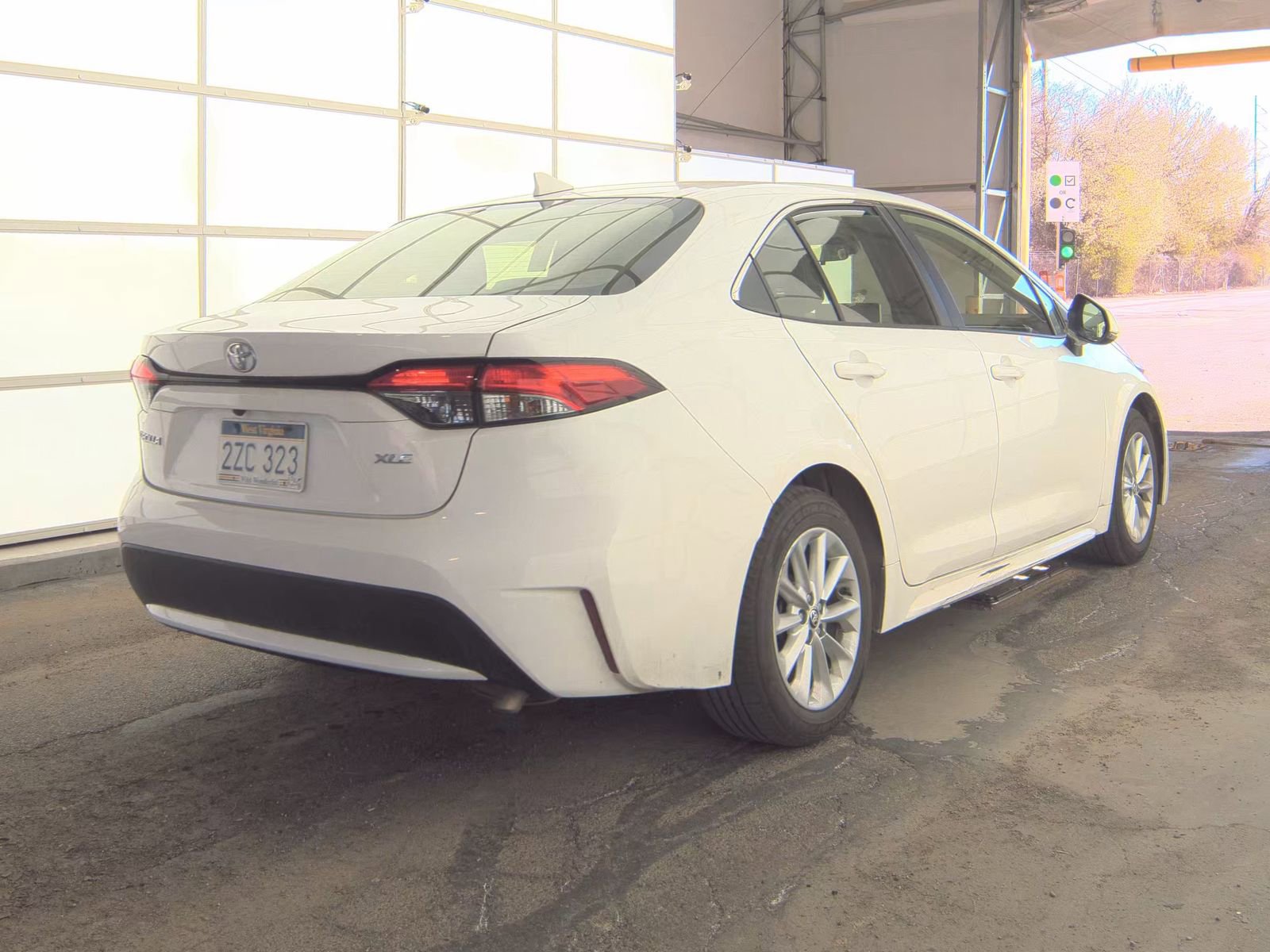 Used 2022 Toyota Corolla XLE FWD image 6