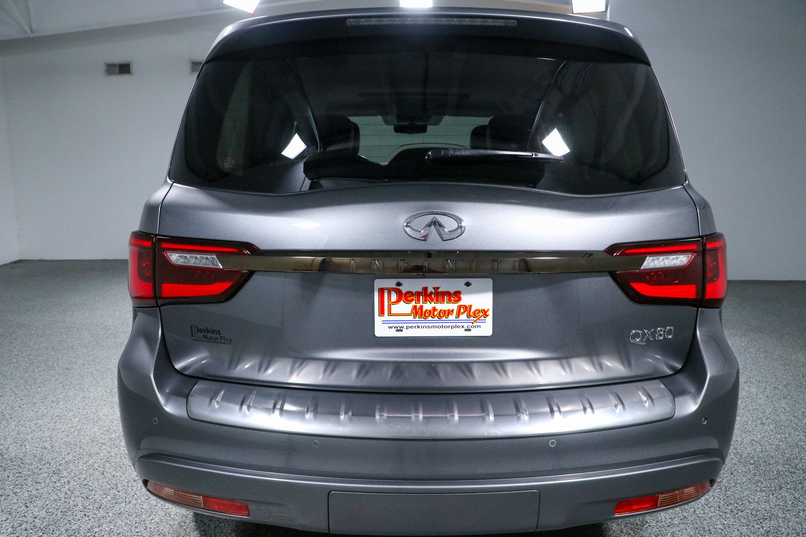Used 2021 INFINITI QX80 Premium Select w/ Cargo Package RWD image 8