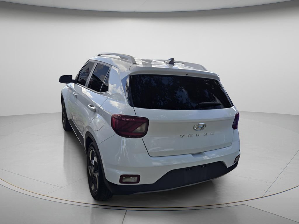 Used 2021 Hyundai Venue SEL w/ Premium Package FWD image 6
