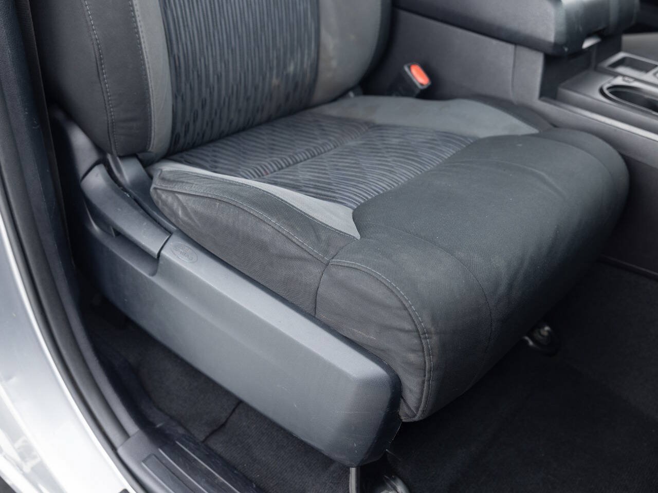 Used 2015 Toyota Tundra SR5 w/ SR5 Upgrade Package RWD image 32