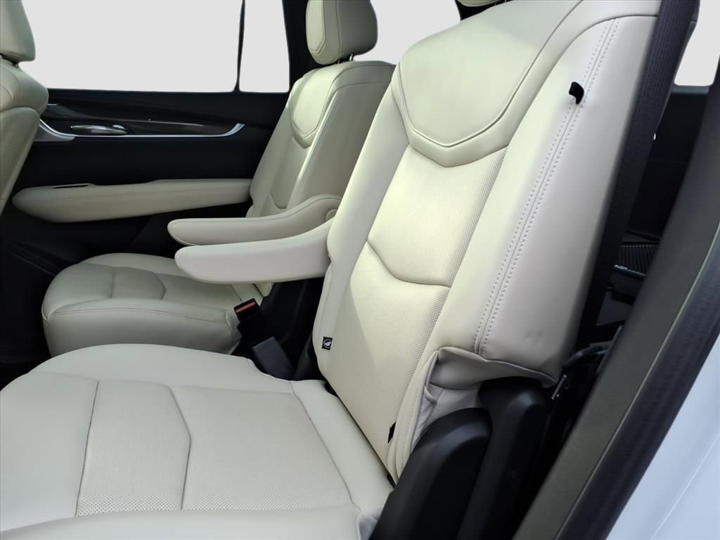 Used 2023 Cadillac XT6 Sport w/ Technology Package image 22