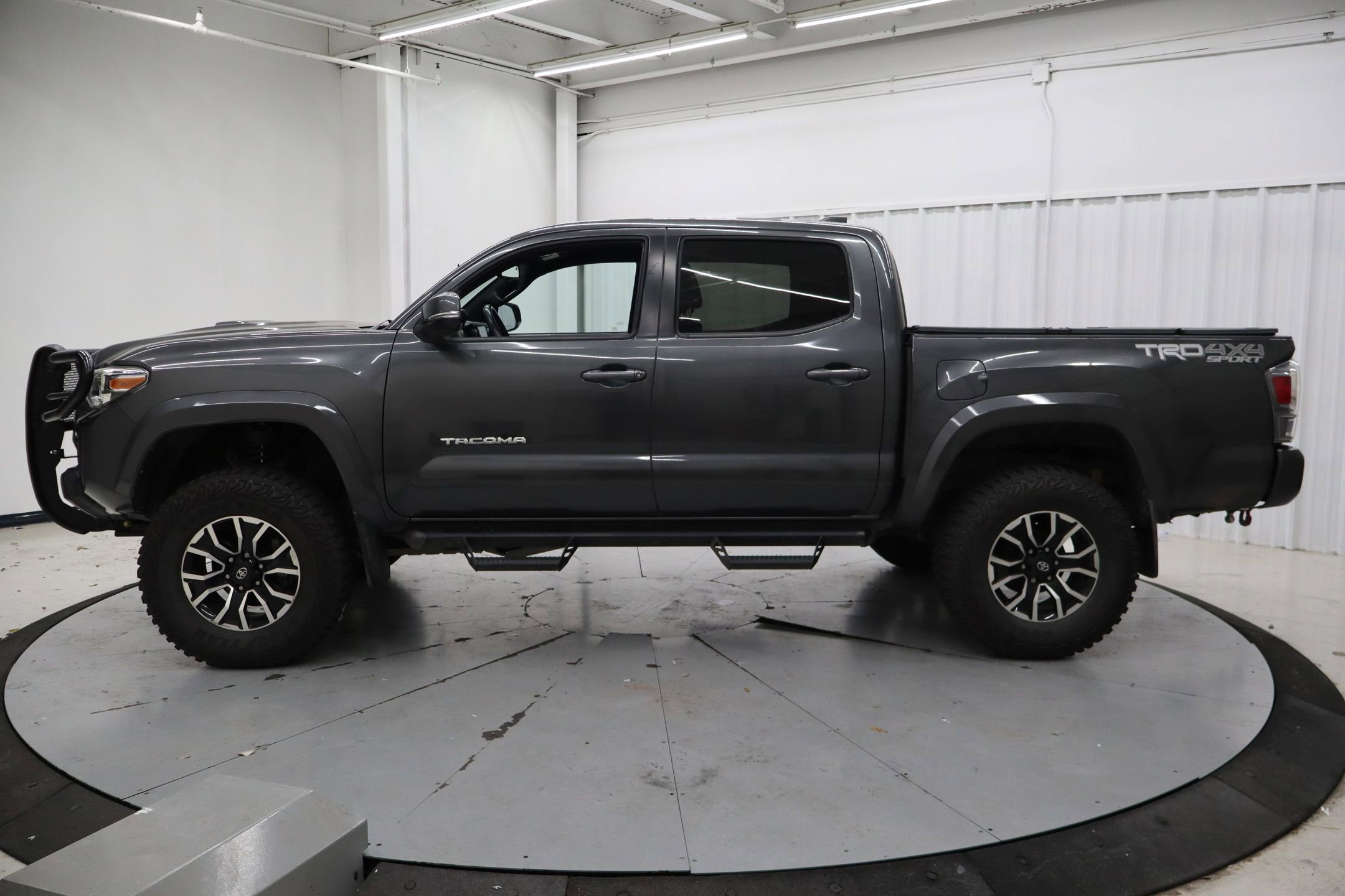 Used 2021 Toyota Tacoma TRD Sport image 9