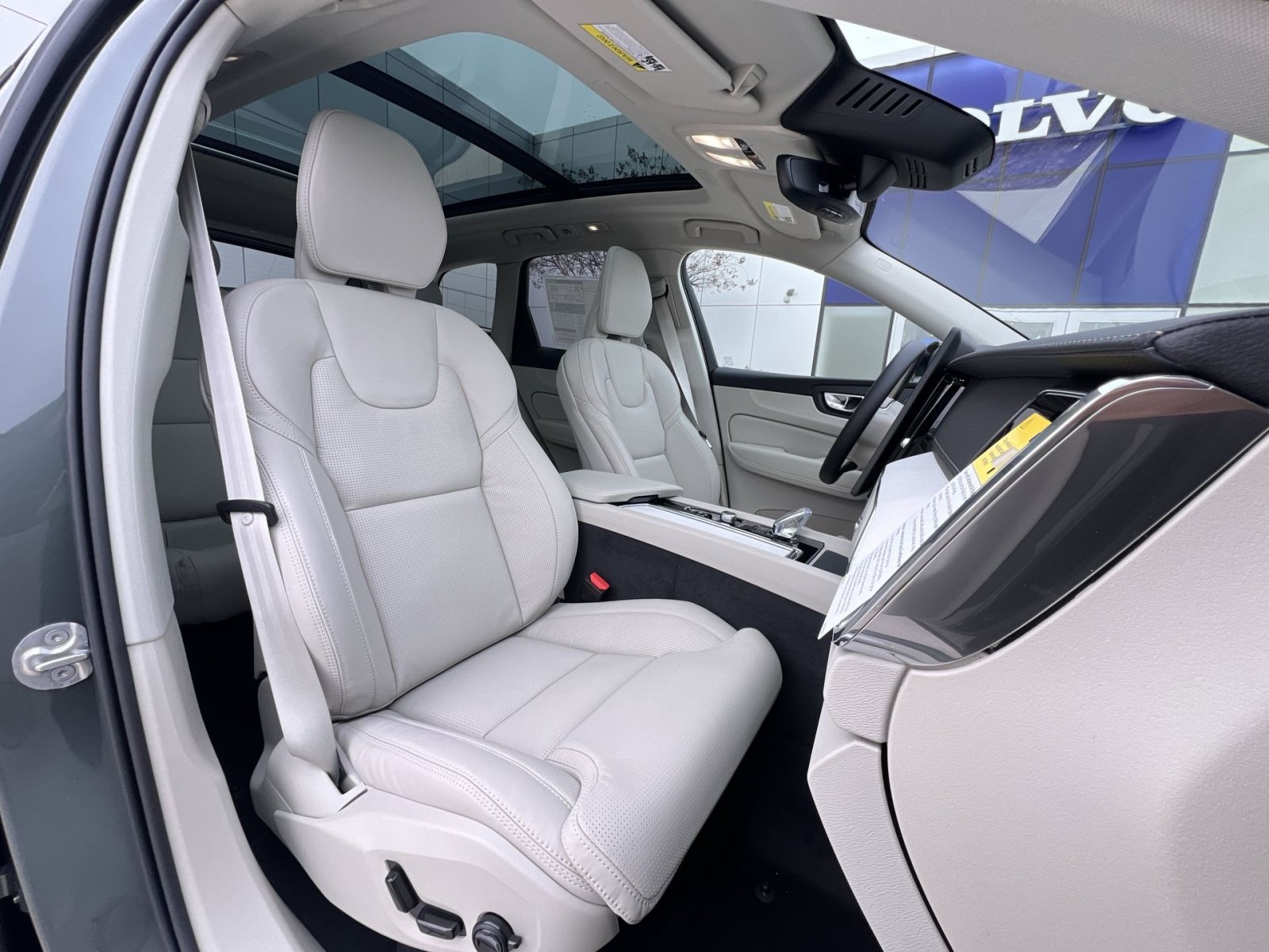 New 2026 Volvo XC60 B5 Ultra w/ Protection Package Premier AWD/4WD image 24
