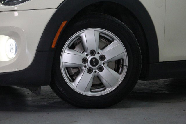 Used 2021 MINI Cooper 4-Door Hardtop w/ Storage Package image 3