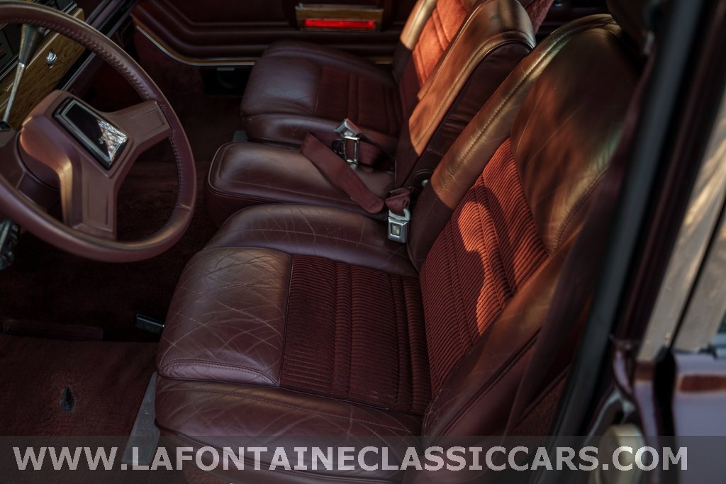 Used 1991 Jeep Grand Wagoneer Base image 82